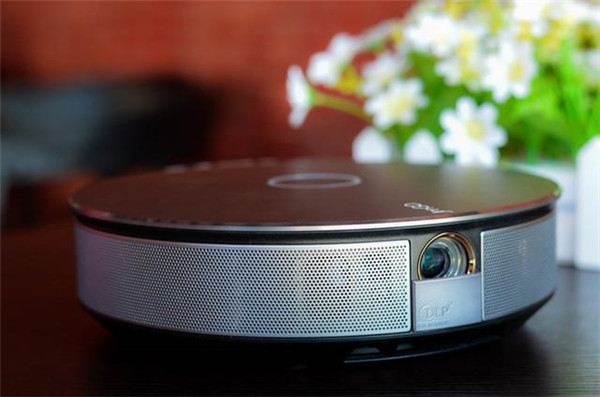坚果G1智能投影仪开箱评测