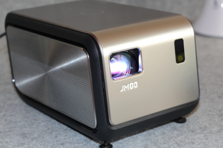 坚果绅视J6智能投影仪开箱评测