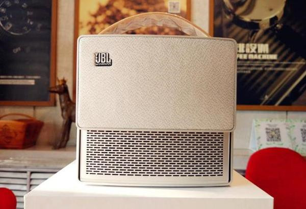 极米CC智能投影仪体验评测