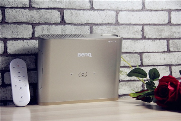 明基i300J智能投影仪跑分高吗